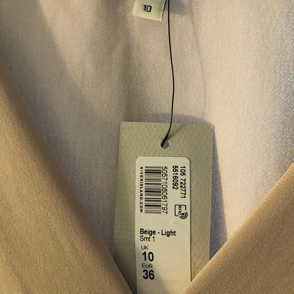 Adorable business casual top! - Picture 3 of 3